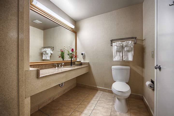 Room 12 of 27