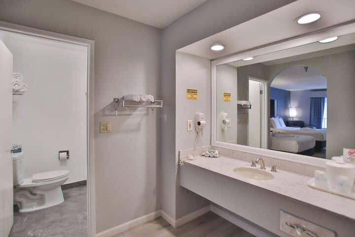 Room 15 of 27