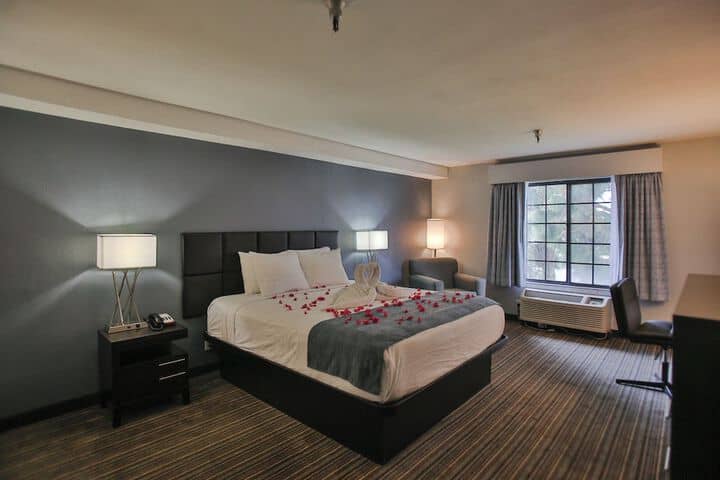Room 8 of 27