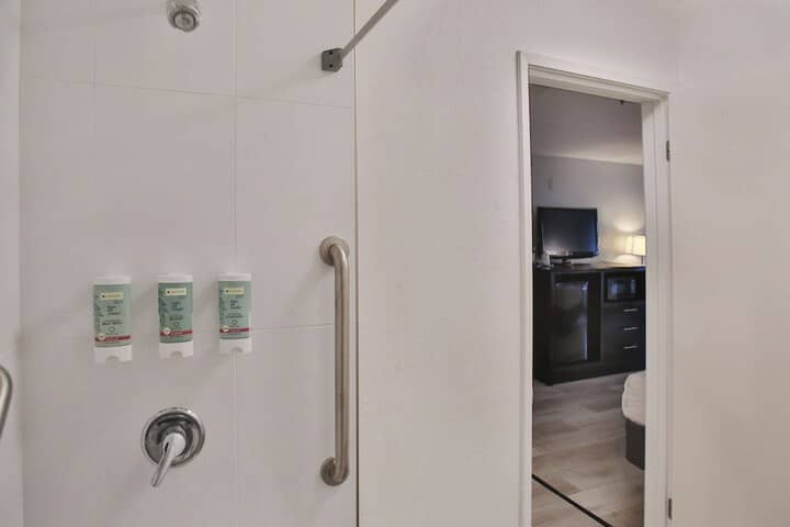 Room 13 of 27